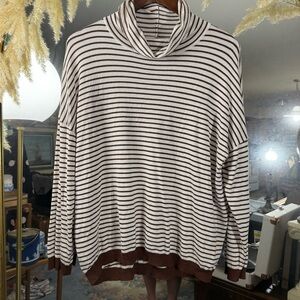 Dressin Women’s Brown and White Stripe Long Sleeve Turtleneck Oversized Sweater